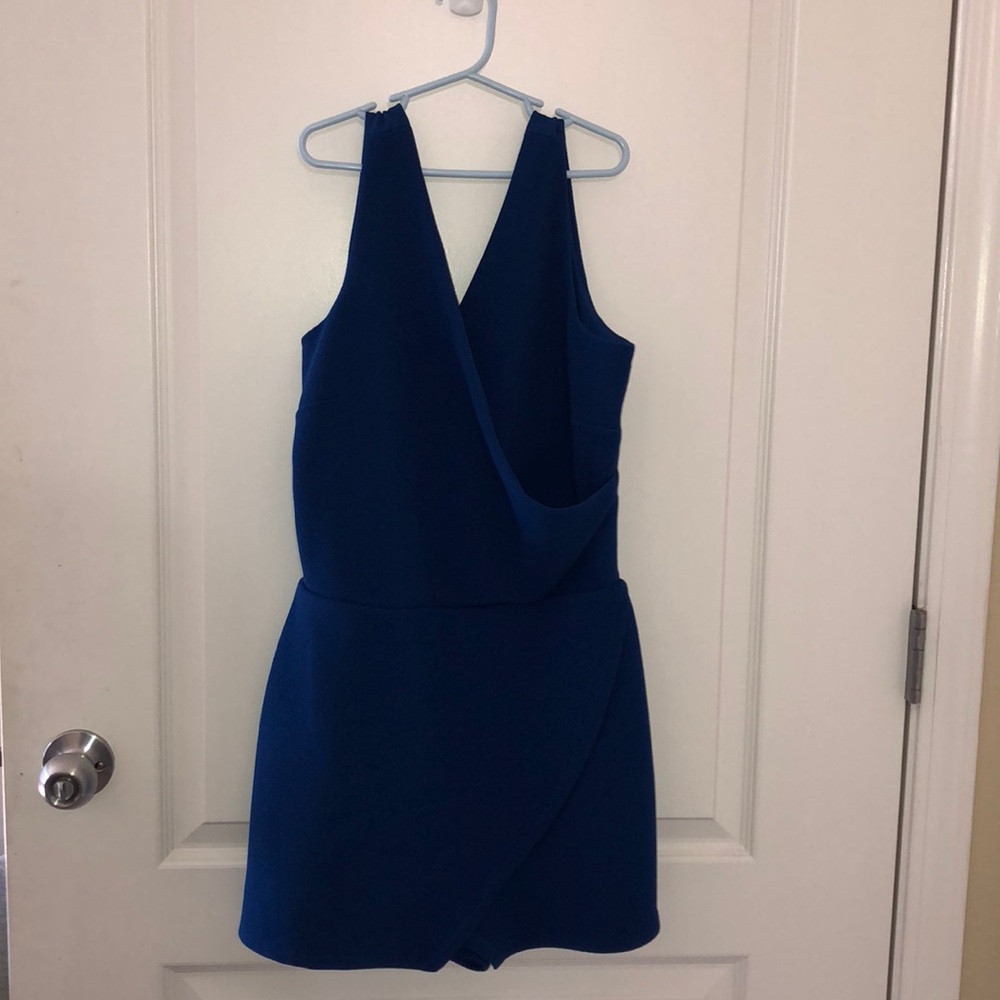 cute navy blue romper!